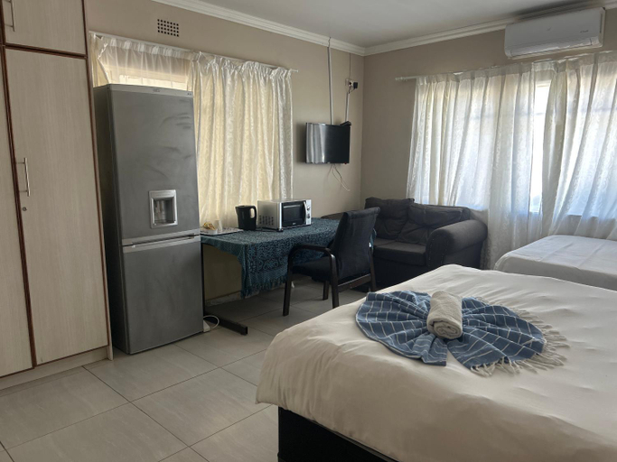 Bedroom 2, Monica's Guesthouse, Lejweleputswa
