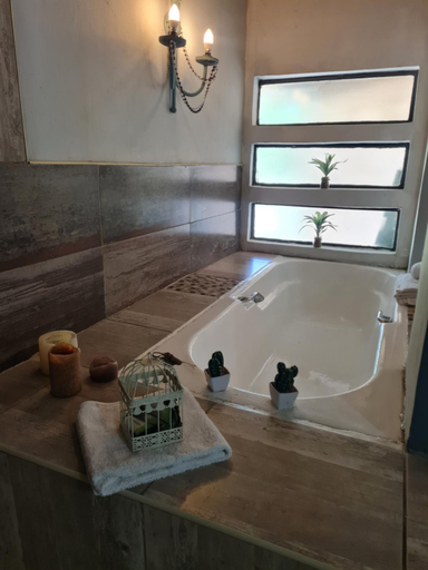 Bathroom 3, Little Rock Resort, Thabo Mofutsanyane