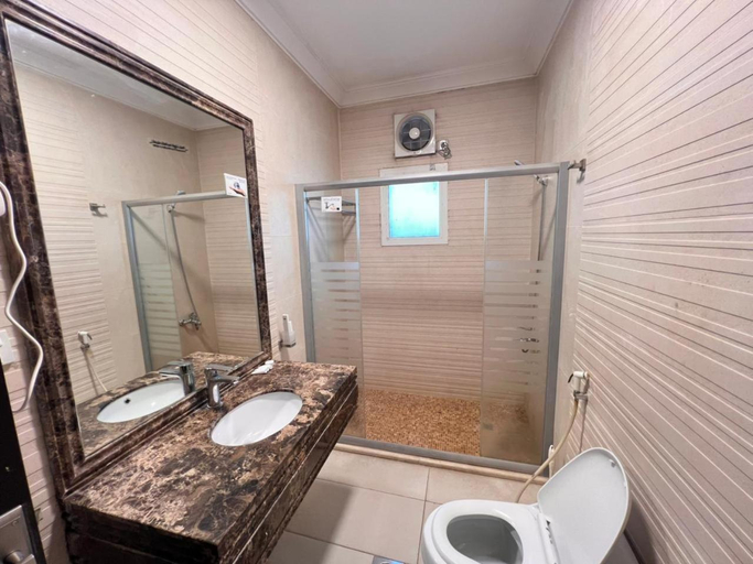 Bathroom 4, Alshaheen Suites, Jeddah