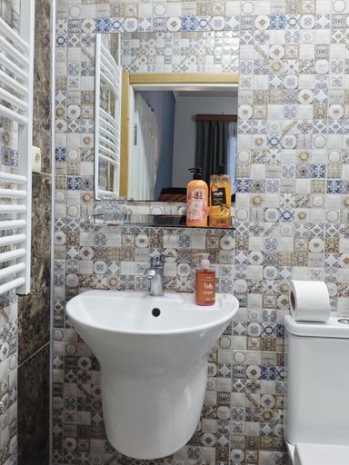 Bathroom 2, M55 Studios, Batumi