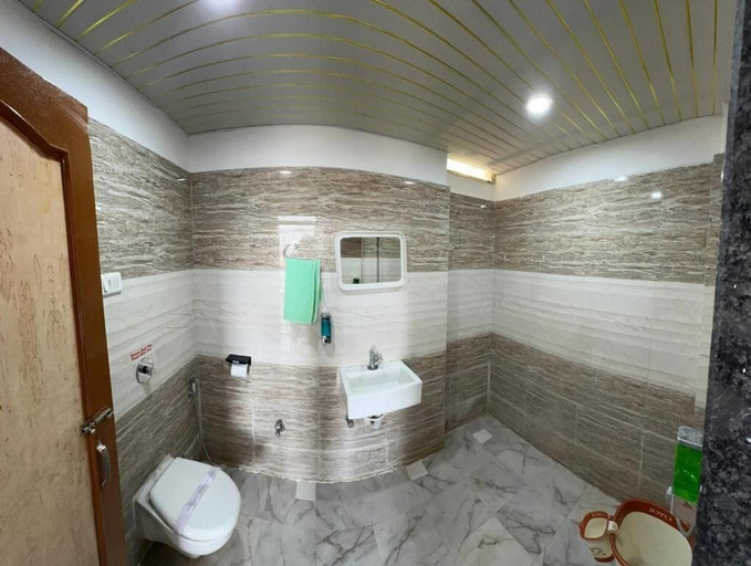 Bathroom 3, KDM Hotel Indore Palace, Ahmadnagar