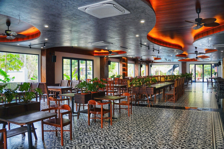 Dining, The Luna Tam Coc Hostel - Bar & Pool, Hoa Lư