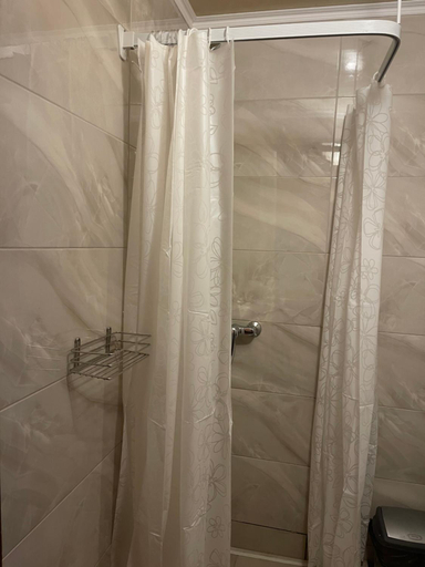 Bathroom 3, Khatky Na Penkakh, Nadvirnians'kyi