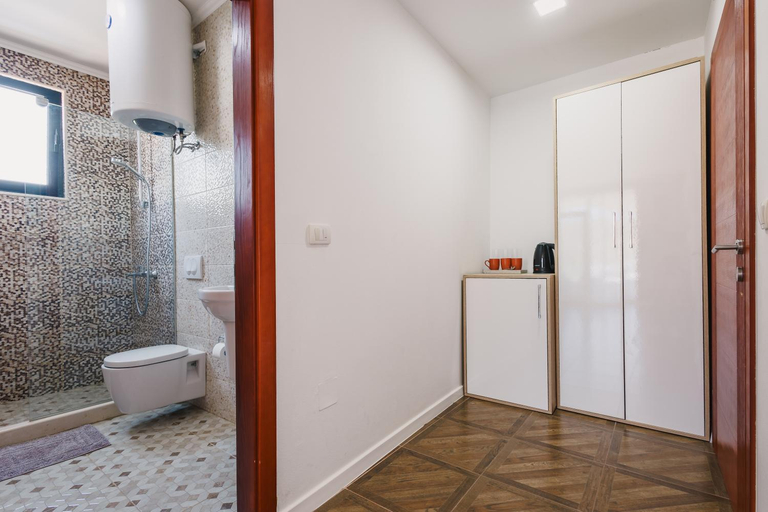 Bathroom 4, Apartments Stanaj