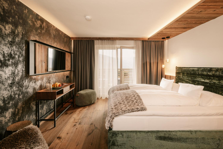 Bedroom 2, Hotel Kaferhube, Murau