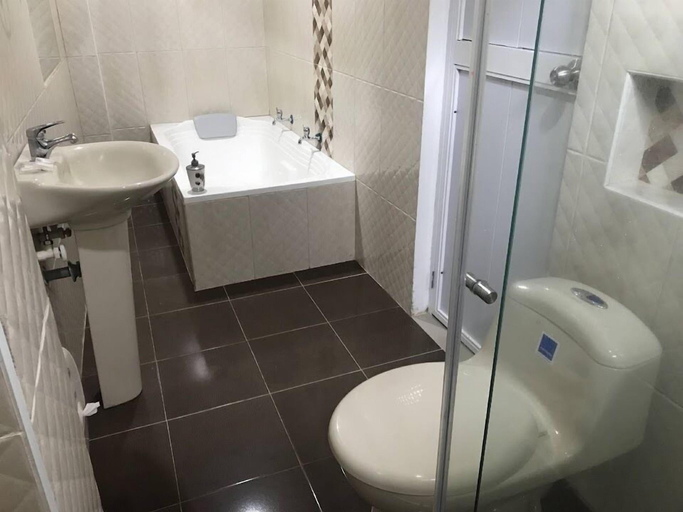 Bathroom 3, Montes De Beraka, Santa Marta (Dist. Esp.)