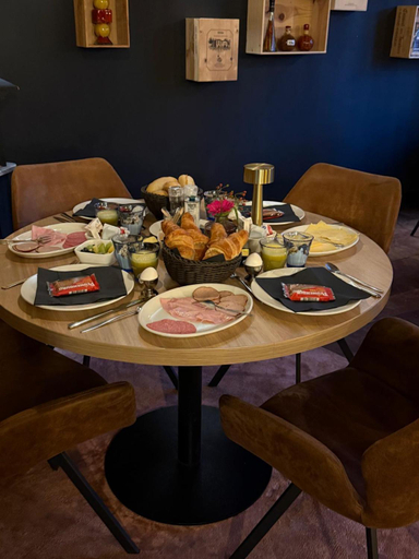 Food & Drinks 4, Jambon, Uden
