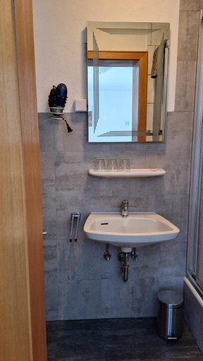 Bathroom 3, Bed&Breakfast Eifelpension Bruckenschenke, Ahrweiler