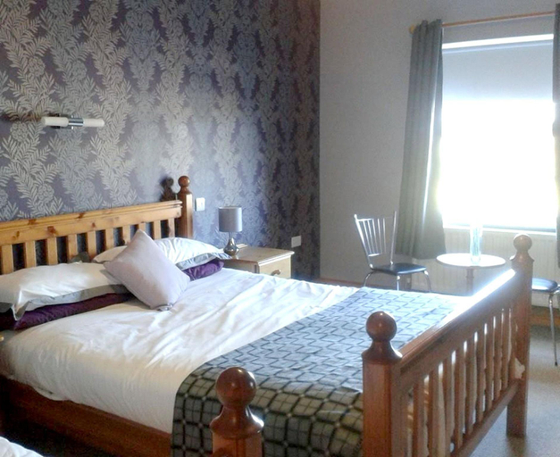 Bedroom 2, Melvin Country House, Fermanagh and Omagh