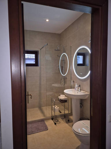 Bathroom, Pensiunea Morii, Cristian