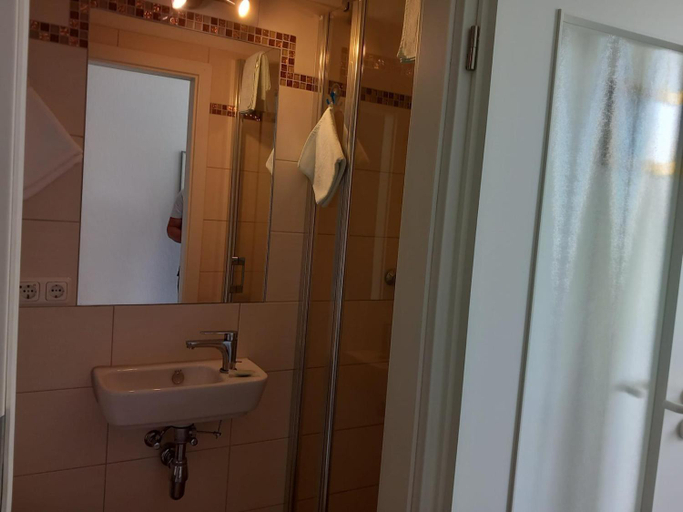 Bathroom 3, Hotel Zur schonen Aussicht, Ostholstein