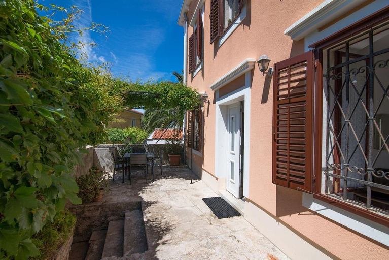 Others 4, Andjelka B4-Blue, Mali Lošinj