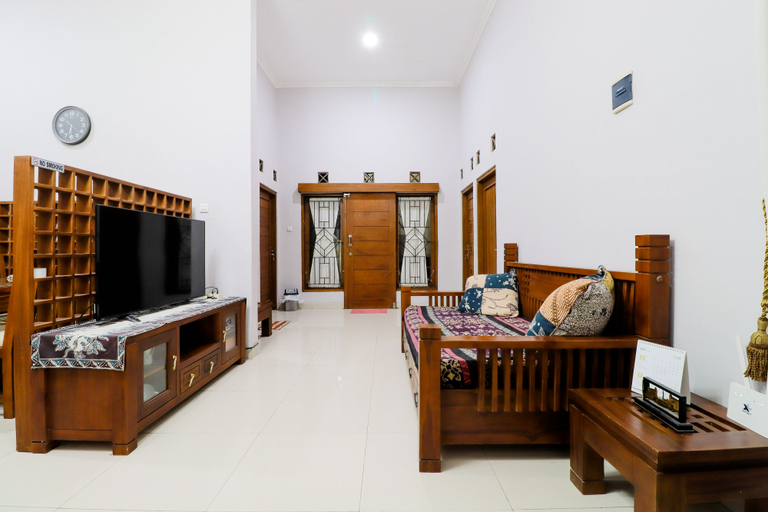 Others 2, WHouse Kanaya, Sleman