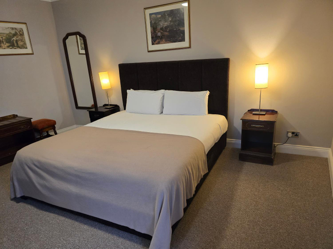 Bedroom 3, Munster Arms Hotel