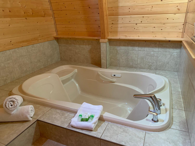 Bathroom, Oyster Bay Resort, Comox-Strathcona