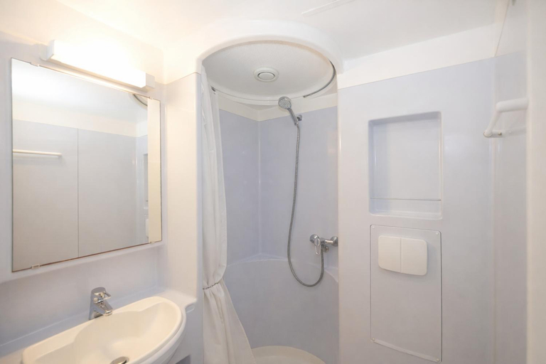 Bathroom 2, ULVF La Grande Dune, Vendée
