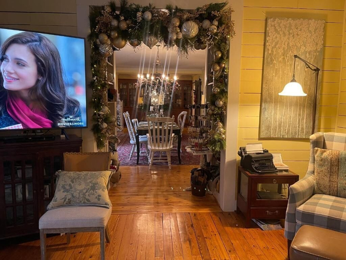 Interior, Yellow Daisy Bed and Breakfast, Lumpkin