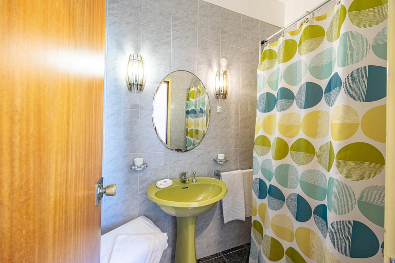 Bathroom 3, Vila Gama Apartaments, Machico