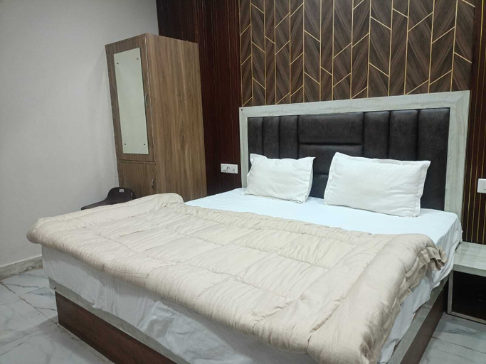 Room 4, Hotel Jay Palace, Agra