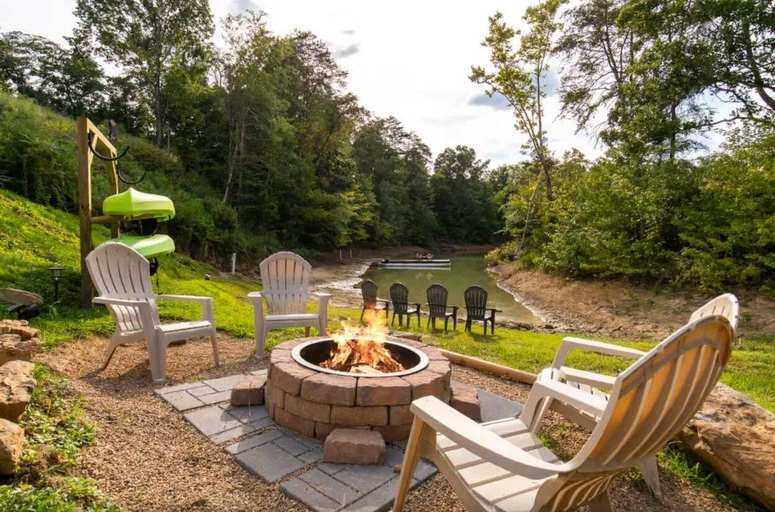 Property grounds 4, Black Bear Cove 3 Bedroom Cabin, Jefferson