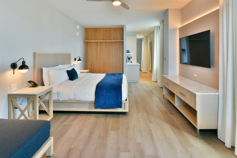 Bedroom 2, Rod ‘N’ Reel Resort, Calvert