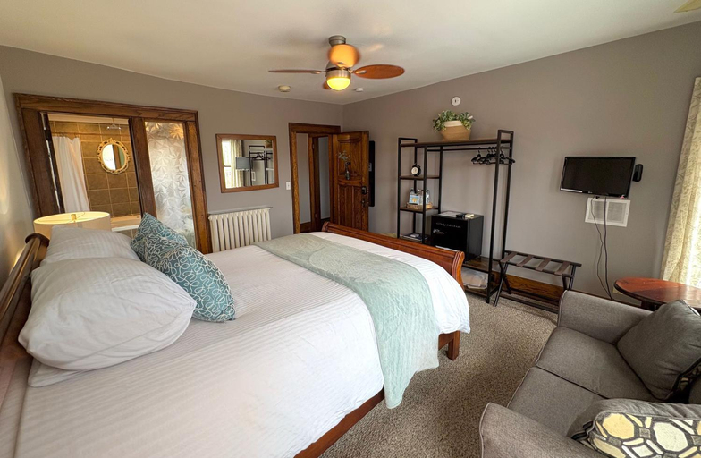 Bedroom 2, Inn 31, Essex