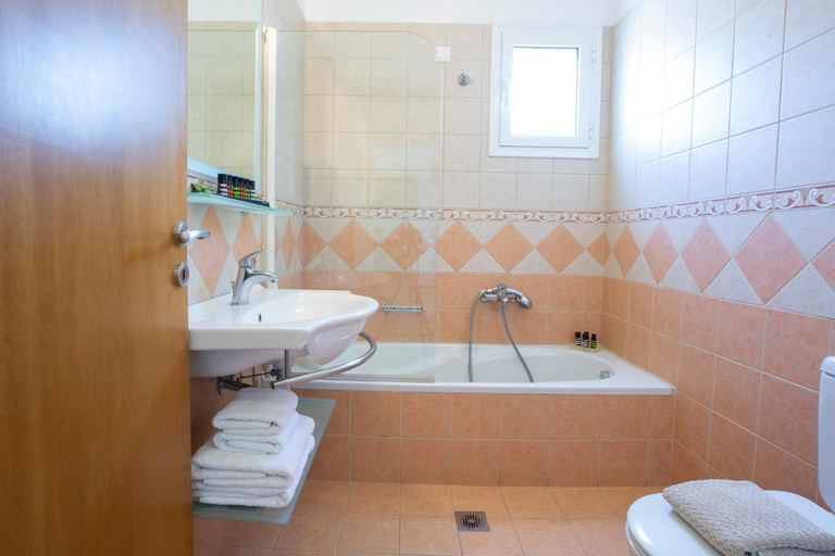 Bathroom 2, Thalassa Apartments, Ionian Islands