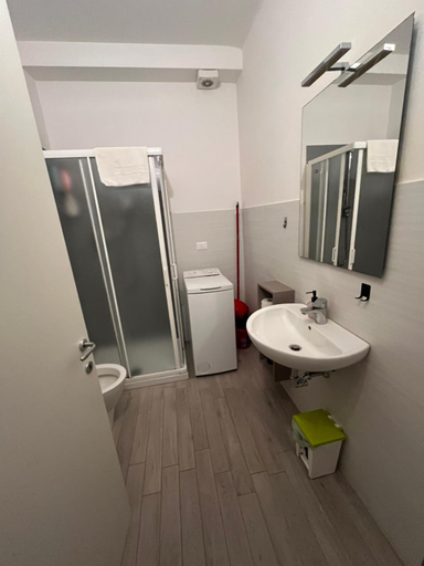 Bathroom 2, Convent Palace, Bologna