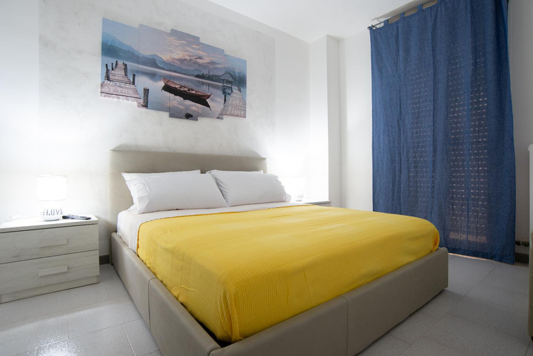 Bedroom 2, CHIALE Holiday Apartments, Bari