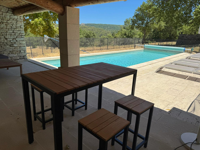 Sport & Beauty 2, Villa spacieuse avec jardin a Saignon, Vaucluse