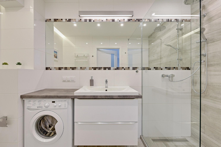 Bathroom 3, Aura Island Riverside by Downtown Apartments, Gdańsk City