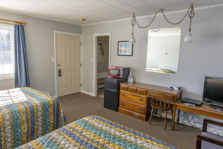 Bedroom, The Brookside Inn, Aroostook