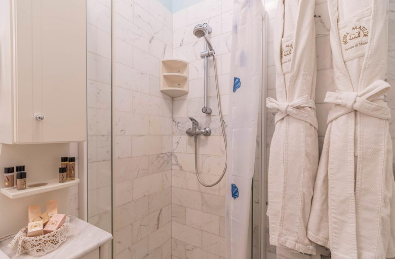 Bathroom 5, Hotel Matilde, Massa Carrara