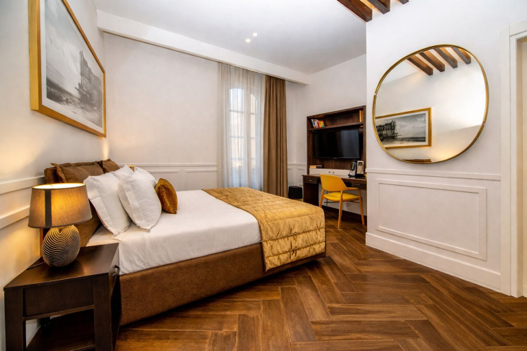 Room 4, Umberto 34 Collection, Napoli
