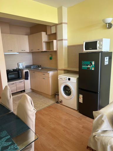 Others 5, Apartments for guests "Einstein", Varna