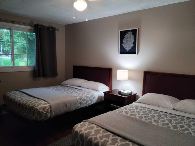 Bedroom 2, Nightshade Inn & Gardens, Onondaga