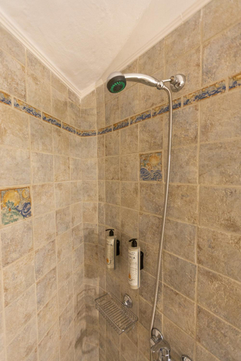 Bathroom 3, The Bridge House, Crete