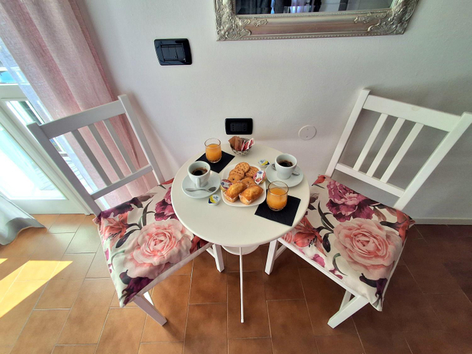 Others 5, Dolce Lago B&B, Brescia