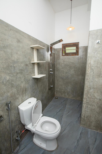 Bathroom 3, Sweet Emotion, Weligama