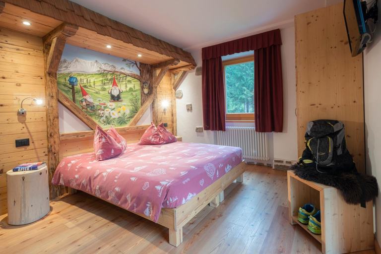 Bedroom 2, Baita Velon, Trento
