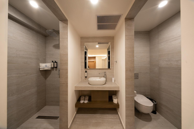 Bathroom 4, Blue Harbour Boutique