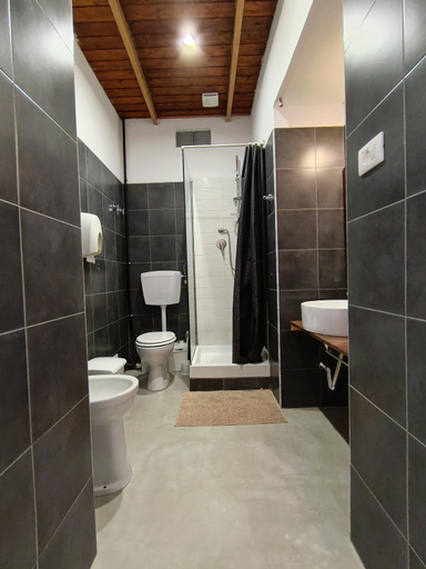 Bathroom 4, I Vespri, Catania