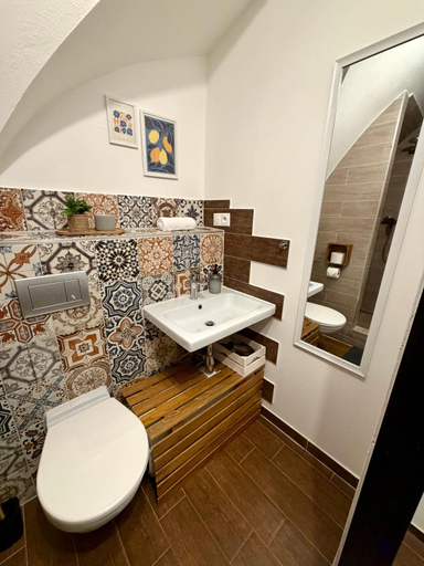 Bathroom 3, Dorfel, Košice I