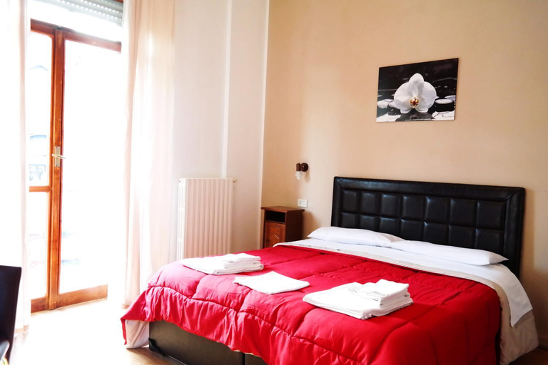 Bedroom 2, Central Plaza, Lecce