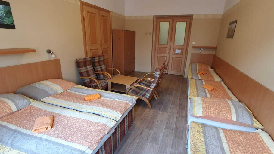 Bedroom 2, Hotel & Hostel Decin, Děčín