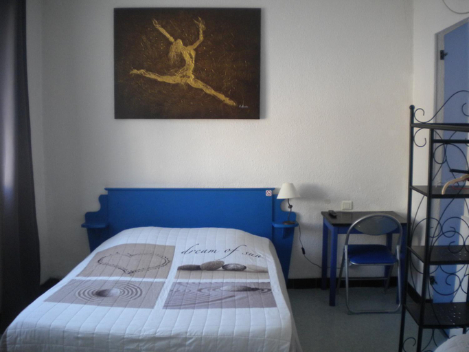 Bedroom 3, Hotel L'Acropole, Hérault