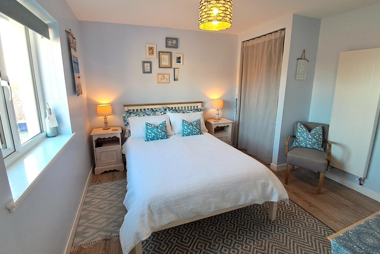Bedroom 2, An Cois Na Mara Bed & Breakfast, Highland