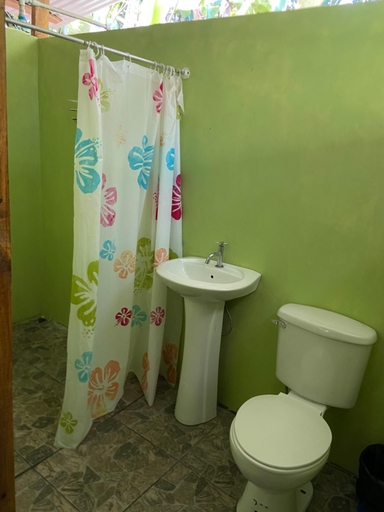 Bathroom 2, GreenPoint Drake Bay, Osa