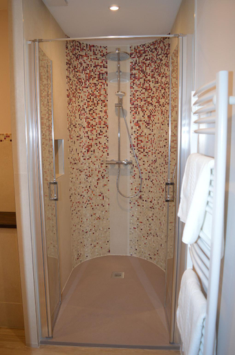 Bathroom 2, la blanchetiere, Indre-et-Loire