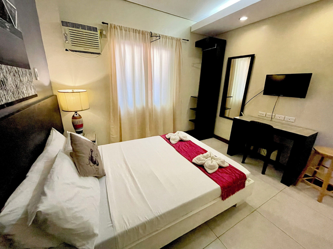 Room 5, D'Goldwin Lodge, Coron